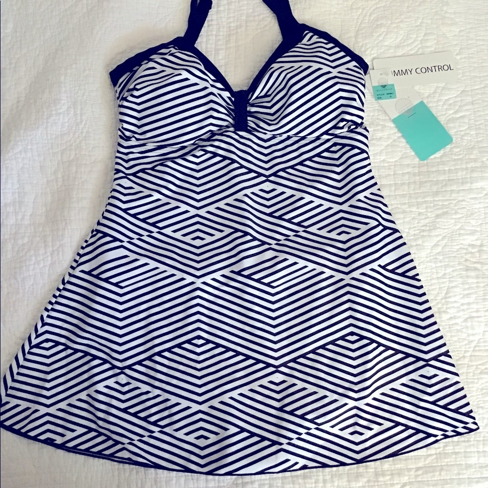 NWT Black and White Chevron Swimdress